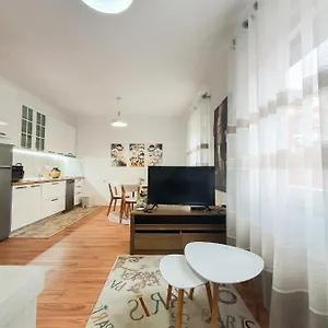 apartments-vila-13.hotels-in-tirana.com/